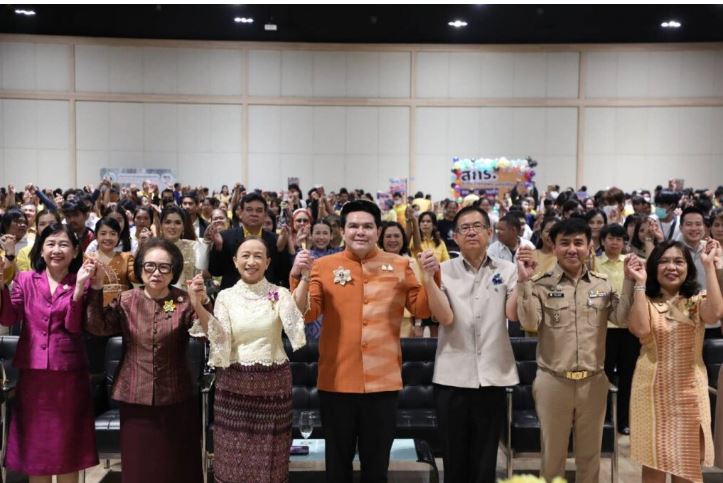 สุรศักดิ์ เปิดงานมหกรรมวิชาการ เพิ่มทักษะนักเรียน นักศึกษา สร้างงาน สร้างรายได้